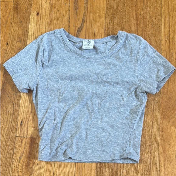 Full Tilt Tops - Full Tilt Women’s Gray Cropped T-Shirt Size Medium